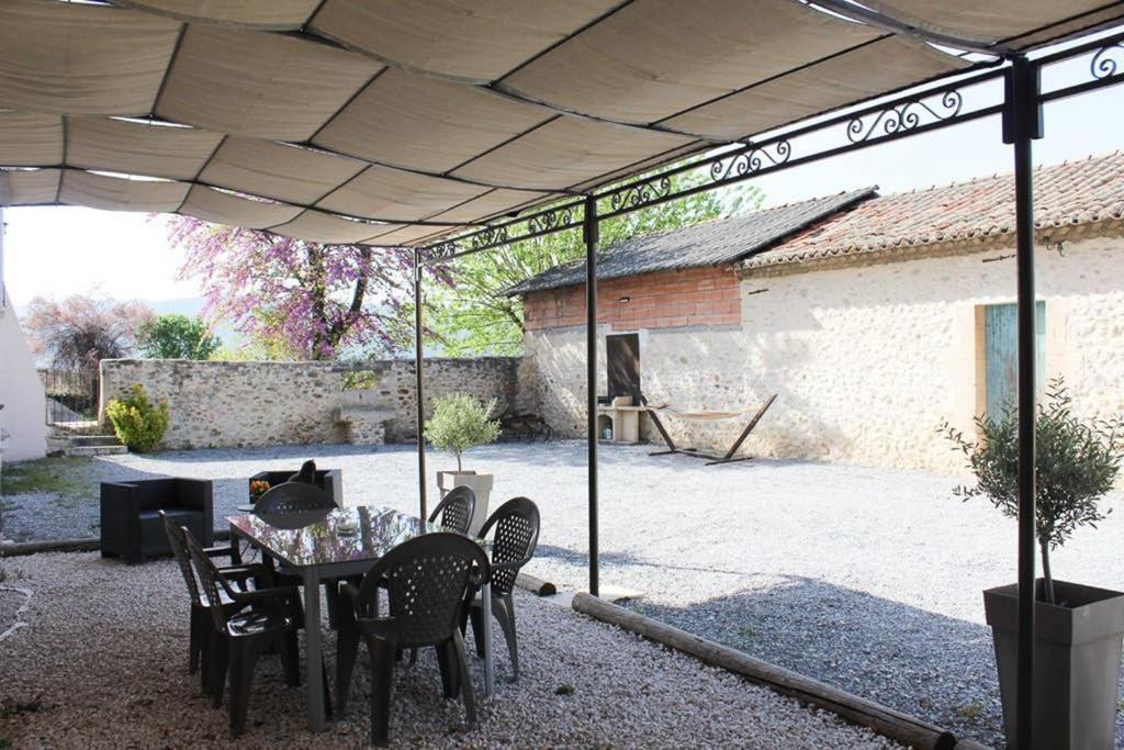 Le Gite Du Jas Vieux Montfort  Екстериор снимка