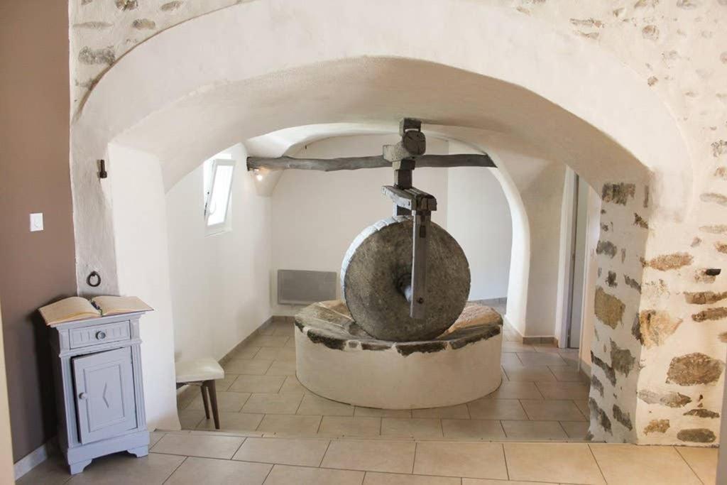 Le Gite Du Jas Vieux Montfort  Екстериор снимка